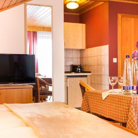 Genusshotel Hohenbogen 노이키르헨바임하일링겐블룻 외부 사진