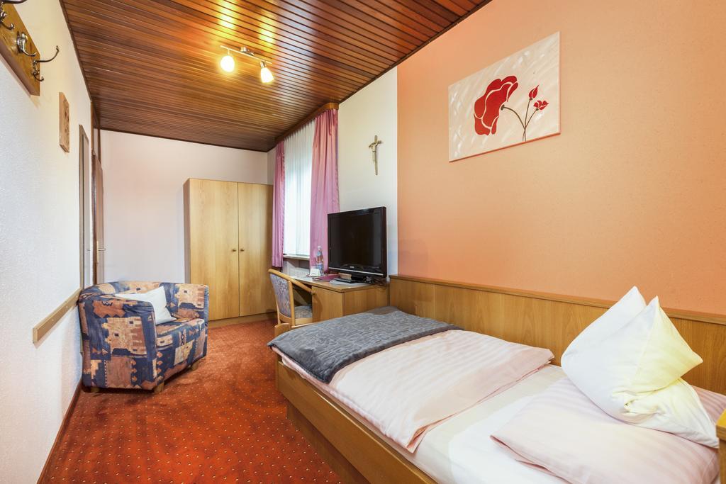 Genusshotel Hohenbogen 노이키르헨바임하일링겐블룻 외부 사진