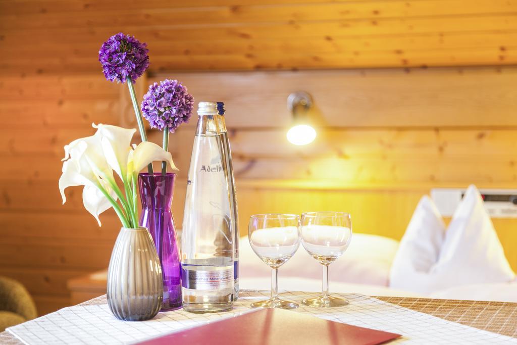Genusshotel Hohenbogen 노이키르헨바임하일링겐블룻 외부 사진