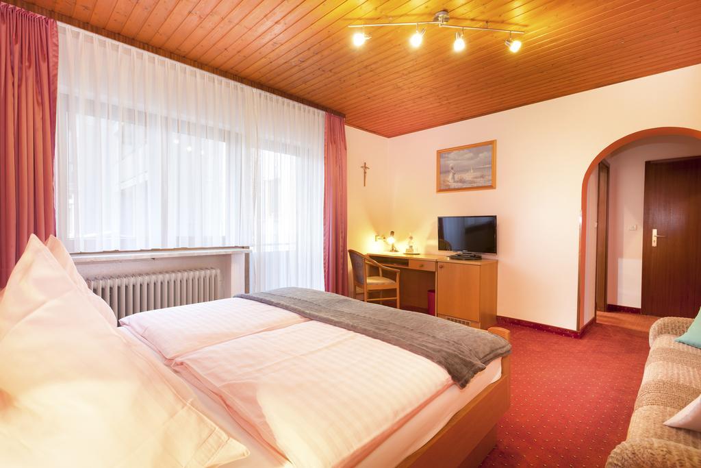 Genusshotel Hohenbogen 노이키르헨바임하일링겐블룻 외부 사진