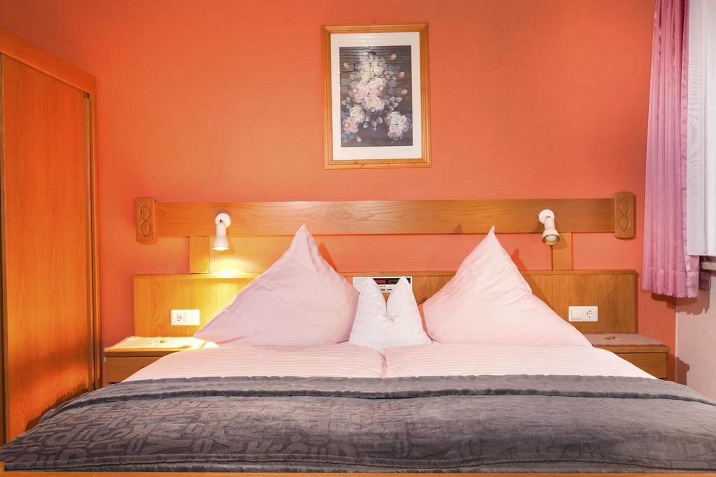 Genusshotel Hohenbogen 노이키르헨바임하일링겐블룻 외부 사진