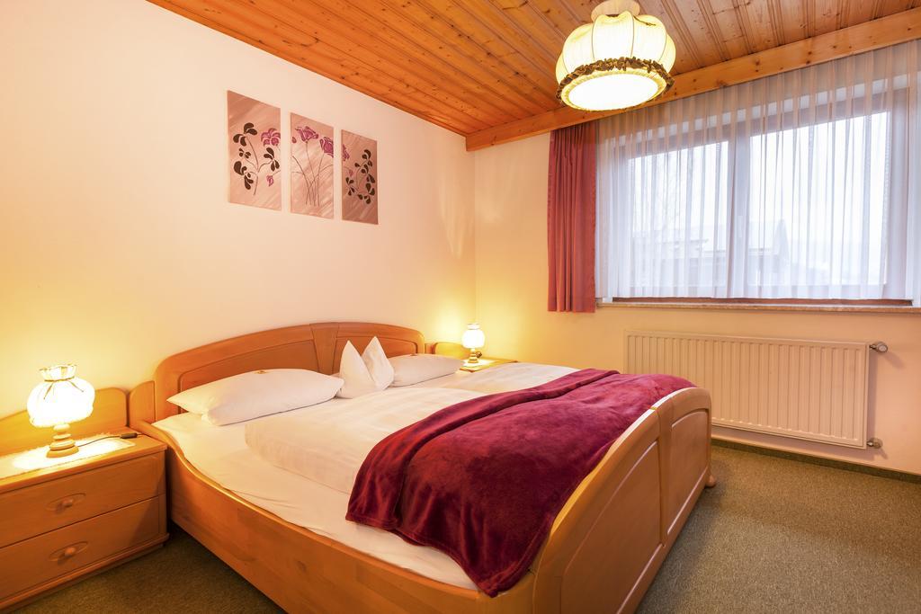 Genusshotel Hohenbogen 노이키르헨바임하일링겐블룻 외부 사진
