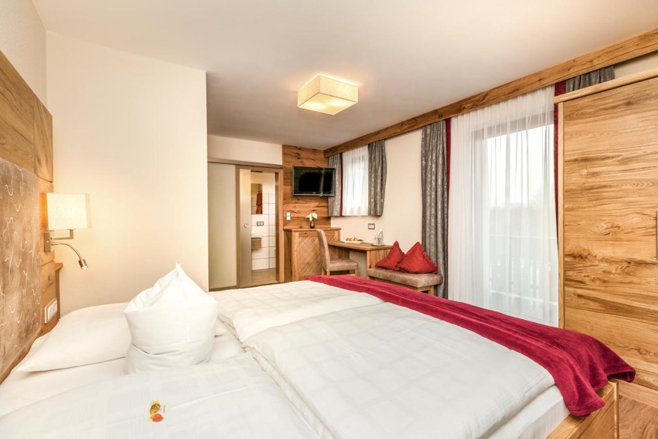 Genusshotel Hohenbogen 노이키르헨바임하일링겐블룻 외부 사진