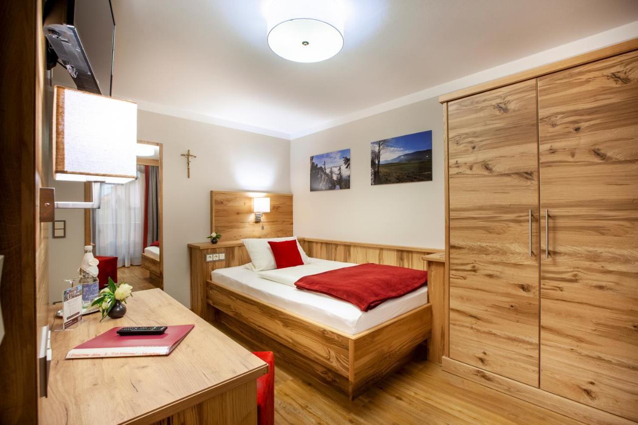 Genusshotel Hohenbogen 노이키르헨바임하일링겐블룻 외부 사진